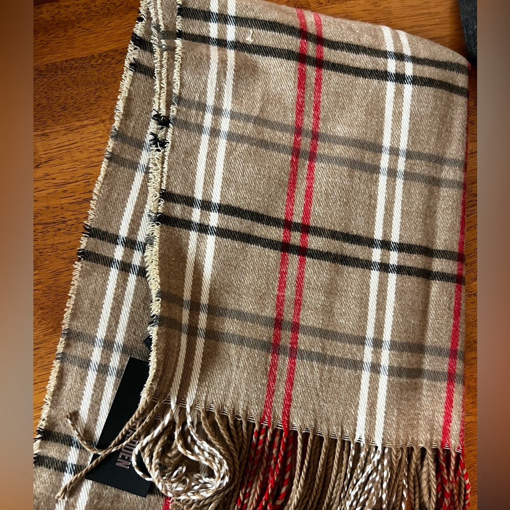 Steve Madden scarf
